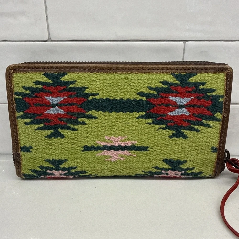 STS Ranchwear Baja Dreams Ladies Bi-Fold Zip Wallet NWT61297 Fast Shipping Aztec